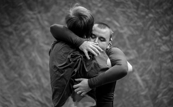 Ryzí bromance. Jímavý i roztomilý From Scratch buduje důvěru, napětí i samotnou scénu