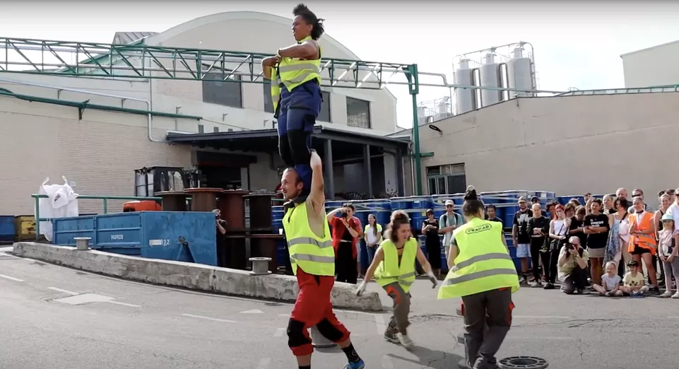 Korespondance vdechlo život staré kabelovně Prakab