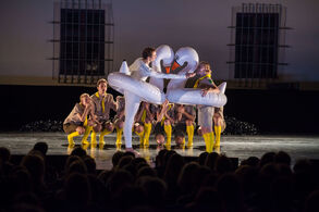 Baletní koktejl (Barbora Bielková, Doychin Dochev). Foto: Kuba Jíra.