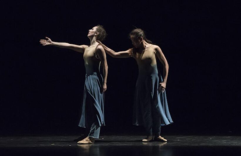 V mlhach, Ayano Nagamori, Tereza Szentpéteryová. Foto: Sergei Gherciu.