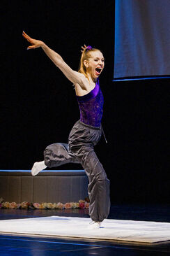 Ikonická jízda. Becka McFadden. Foto: Natálie Divincová. 