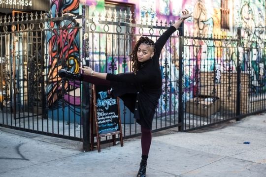 Festival Spectaculare zakončí Lenka Dusilová s newyorskou tanečnicí Tendayi Kuumba