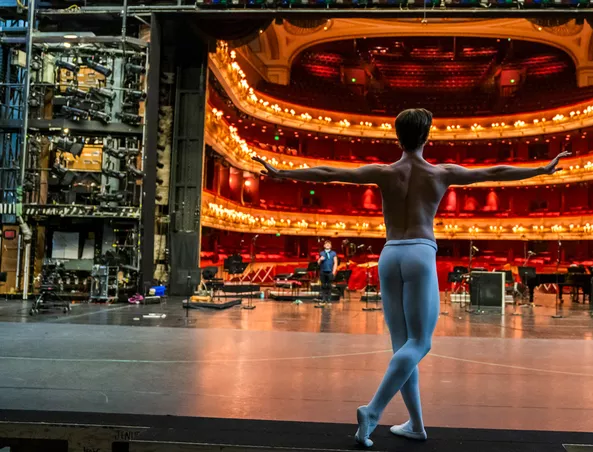 The Royal Ballet: Back on Stage.
