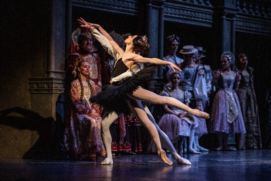 Labuti jezero (Alina Nanu, Nikita Chetverikov). Foto: Sergej Gherciu.