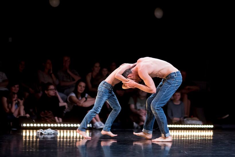 Des Gestes Blancs. Foto: Vojtěch Brtnický.