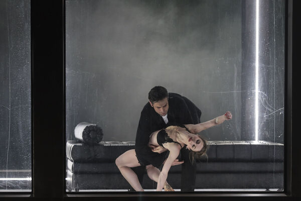 Dáma s kaméliemi (Klaudia Radačovská, Martin Svobodník). Foto Ctibor Bachratý.