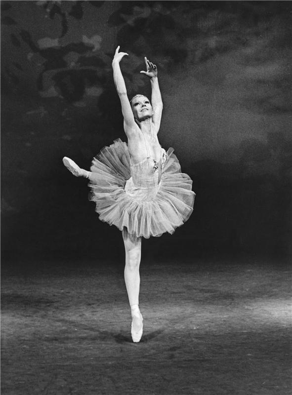 Miroslava Pešíková v baletu Bajadérka (1974),  Foto: Jaromír Svoboda, Archiv ND