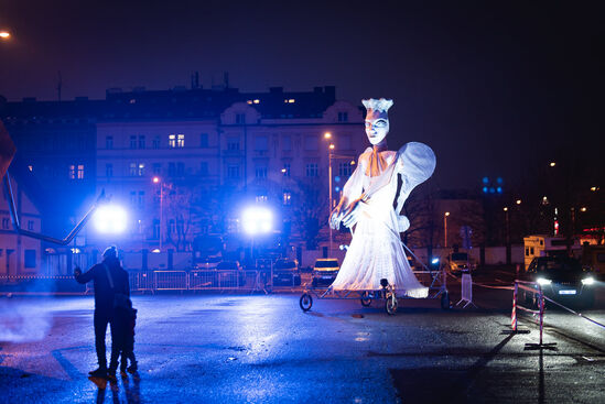 Za dveřmi. Foto: Viktor Šorma.