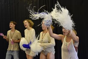 The Ox (Viktor Szeri, Emese Cuhorka, Júlia Vavra, Tamara Zsófia Vadas).