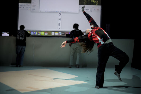 One Gesture. Foto Vojtěch Brtnický.