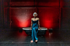 Cizinec . Foto Tomáš Pražák.