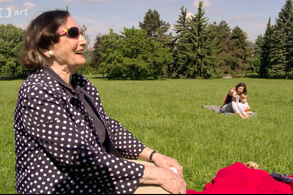 prof. Božena Brodská s vnučkou Bárou a pravnukem Albertem. Foto: Z dokumentu ČT Legenda Bíba Brodská.