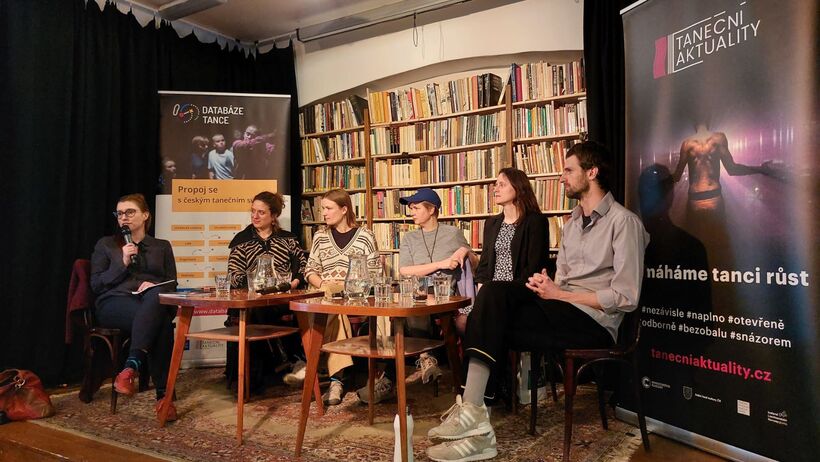 "Reflections on Dance Art: A Dialogue Between Critics and Artists", with Marie Gourdain, Sabina Bočková, Anette Therese Pettersen, Lena Megyeri and Viktor Černický, moderated by Petra Dotlačilová. Photo: Michal Hančovský.