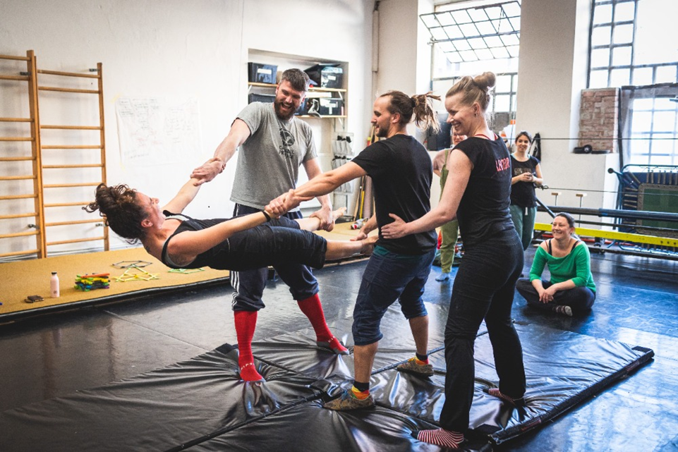 Circus clinic. Zdroj: Cirqueon.