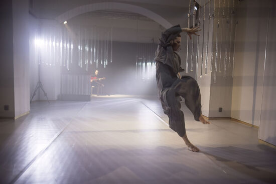 Smoke and Mirrors. Francesca Amy Amante a Filip Zubák. Foto: Vojta Brtnický. 