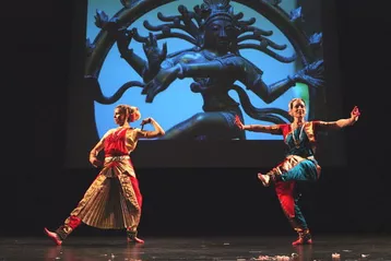 Večer s indickým chrámovým tancem v divadle Ponec