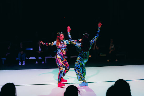 Be RAW. RAVV Dance Company. Foto: Ekaterina Fonina. 