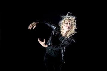 Stations – Louise Lecavalier, tancem posedlá