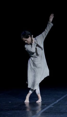 Korejská avantgardní tanečnice Sin Cha Hong vystoupí v Praze