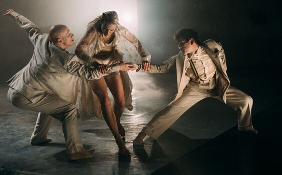 DEKKADANCERS slavící aneb Dekáda s šestnáctiletými kořeny