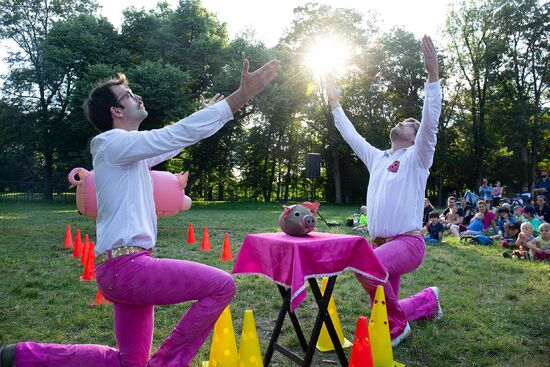 Prasečí cirkus (Bratři v tricku). Foto: Adéla Vosičková.