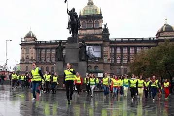 Výchova tancem: flashmob na Václavském náměstí připomněl Den bezpečnosti