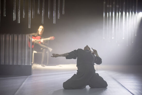 Smoke and Mirrors. Francesca Amy Amante a Filip Zubák. Foto: Vojta Brtnický. 