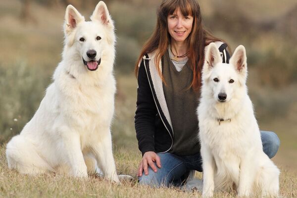 Sylvie Guillem se svými psy. Foto: © Gilles Tapie, se svolením Sylvie Guillem.