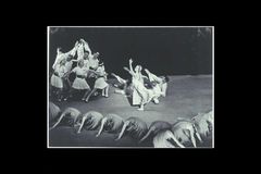 Vltava , 1940 (sbor Borovansky Ballet, chor. E. Borovansky) 1940. Zdroj: National Library of Australia.