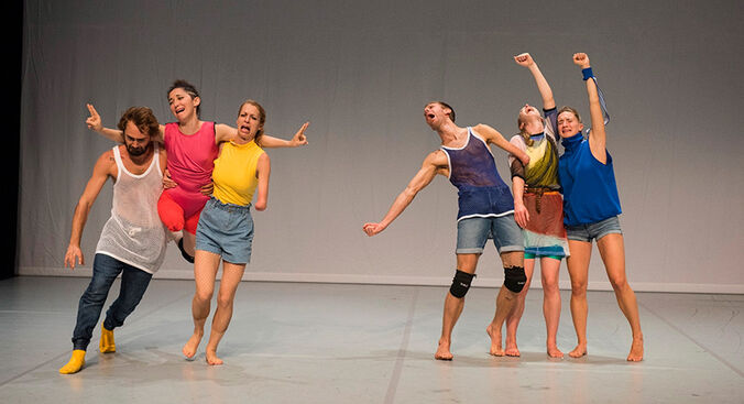 Dancing Nation - Face In (Candoco Dance Company). Zdroj: Sadler’s Wells.