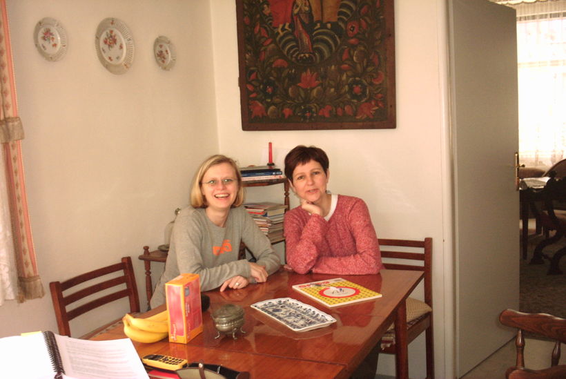 Elvíra Němečková a Lucie Derscényiová u prof. Boženy Brodské v době jejich doktorských studií. Foto: soukr. archiv E.N.