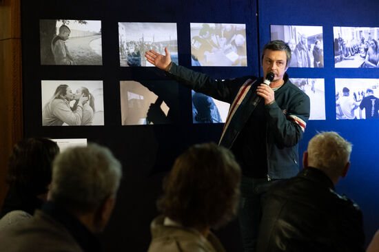Vernisáž Divadlo ve vězení. Alexandre Katsapov. Foto: Marek Koliha. 
