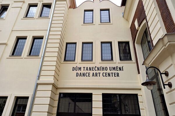 Institut Pavla Šmoka v Braníku otevřel novou videotéku se studovnou a spustil online databázi Ballet Prague Heritage