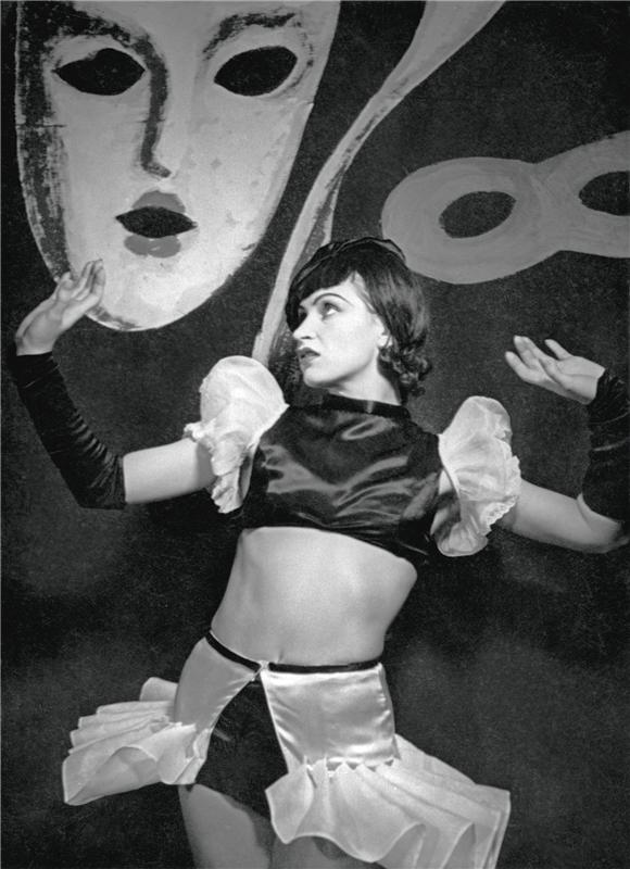 Signorina Gioventù (Slečna Mladost) - 20.03.1937, Eva Vrchlická ml. (Veselá maska). Zdroj Archiv Národního divadla.