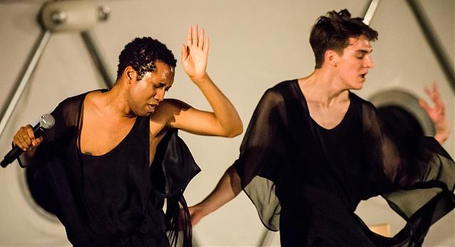 Judson Church is Ringing in Harlem (Trajal Harrell, Thibault Lac). Foto: Ian Douglas.