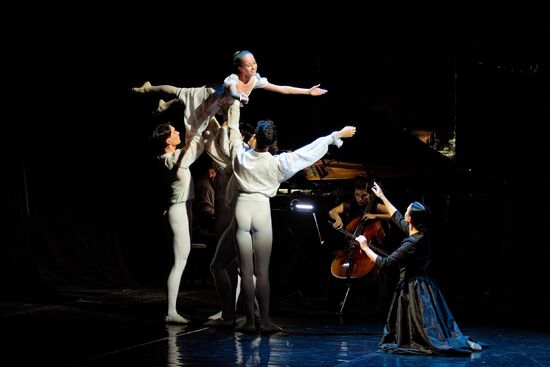 Proměny. Balet Divadla města Ústí nad Labem. Foto: zdroj archiv Divadla města Ústí nad Labem.