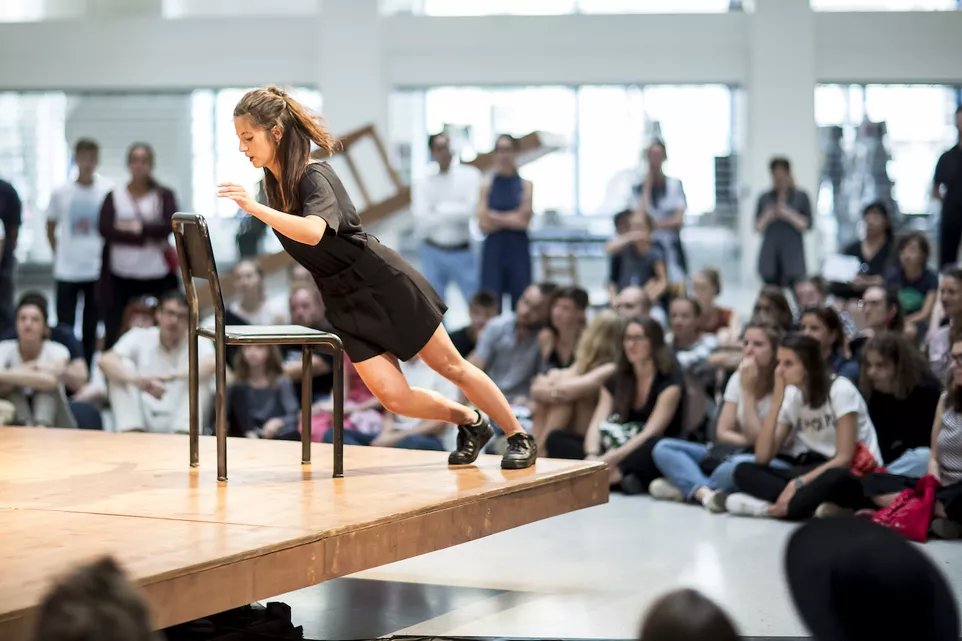 Tentative approaches to a point of suspension (Marie Vaudin). Foto: Vojtěch Brtnický.