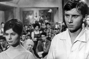 Ivana Pavlová a Vladimír Pucholt ve filmu Starci na chmelu. Zdroj: Divadelní noviny