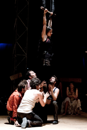 Ohlédnutí za festivalem Letní Letná: Cirque Galapiat s „nulovým rizikem“