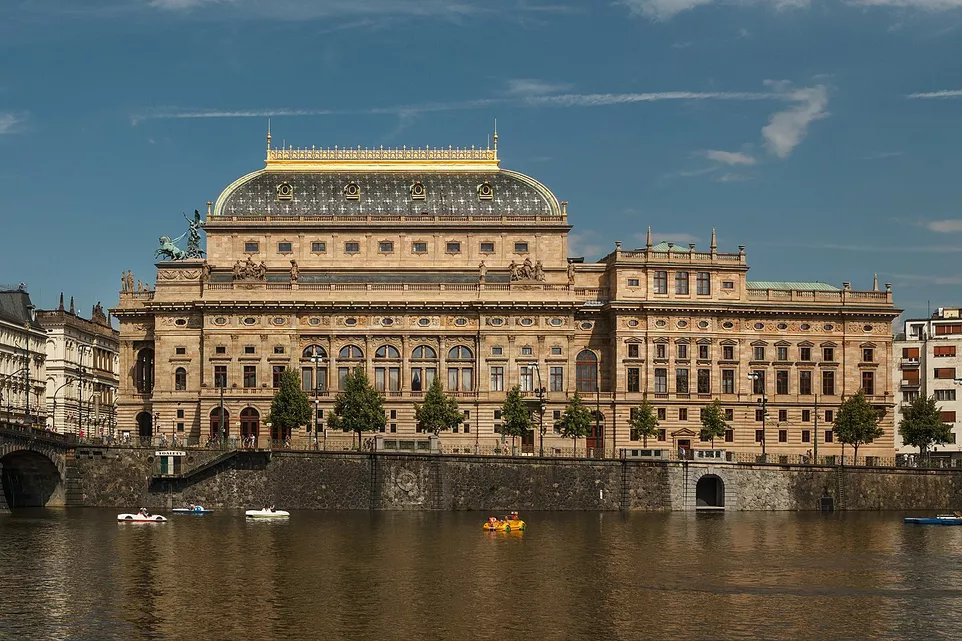 Národní divadlo ze Střeleckého ostrova