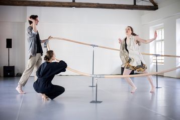 Tanec Praha uvede premiéru projektu Invisible Traces  ukrajinské taneční umělkyně Yany Reutové