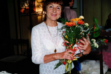 Jarmila Jarošová v šatně po závěrečném vystoupení baletních kurzů v roce 2001.