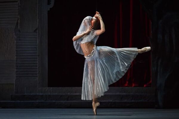 Minkusova La Bayadère v Praze – zahalená, odhalená
