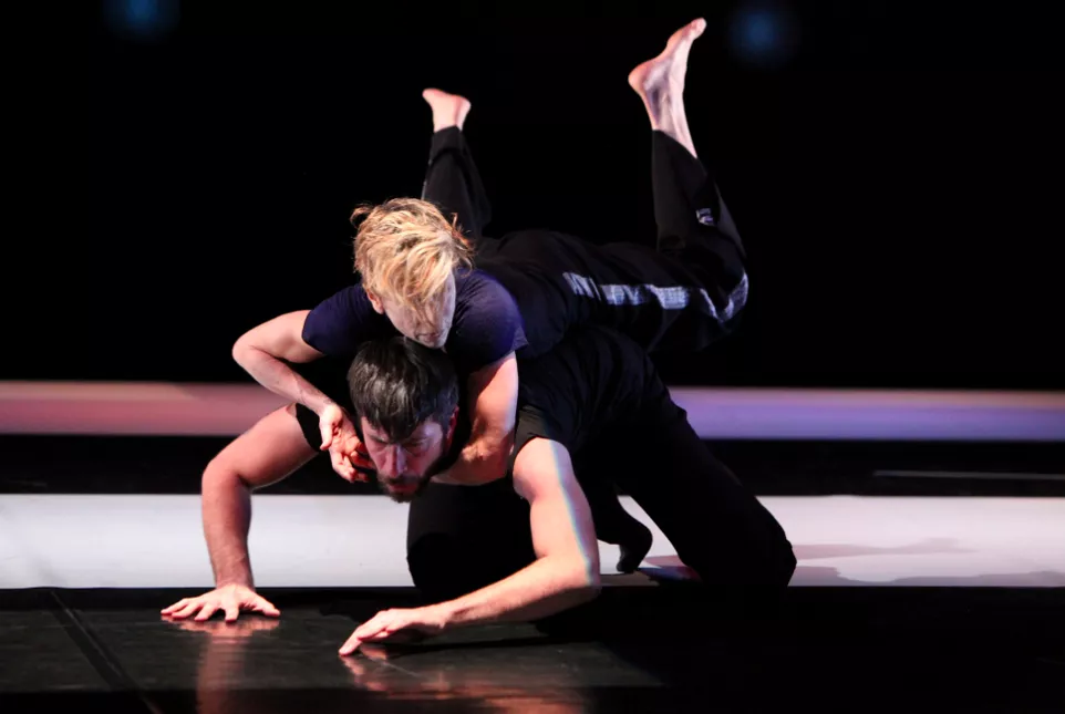 So Blue – Nezkrotná Louise Lecavalier