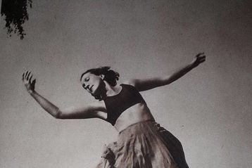 Milča Mayerová. Foto: Tanečnice ve fotografii, Praha 1944 