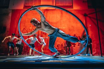 Cirk La Putyka dnes uvede světovou premiéru představení Boom s mladými českými a ukrajinskými akrobaty na Fringe festivalu v Edinburghu