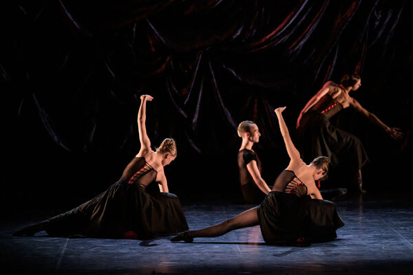 Bolero. Rouge. Balet Praha Junior. Foto: Serghei Gherciu. 