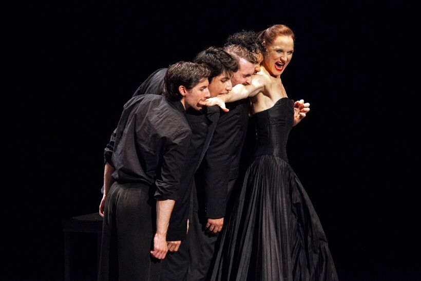 Vollmond. Ein Stueck von Pina Bausch. Foto: Yako One.