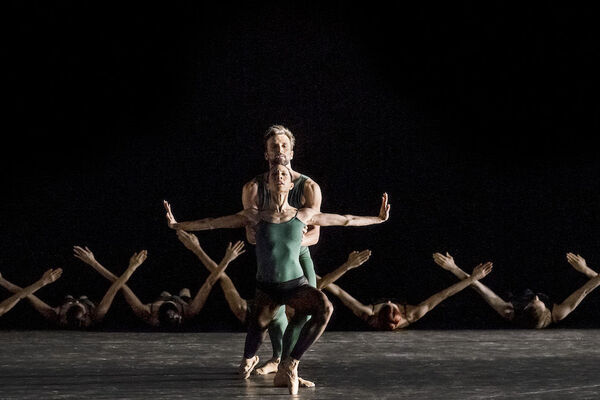 Artifact Suite & The Grey Area – Nestárnoucí baletní abstrakce