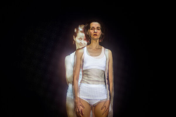 DVACETjedna. Miřenka Čechová. Foto: Vojta Brtnický.